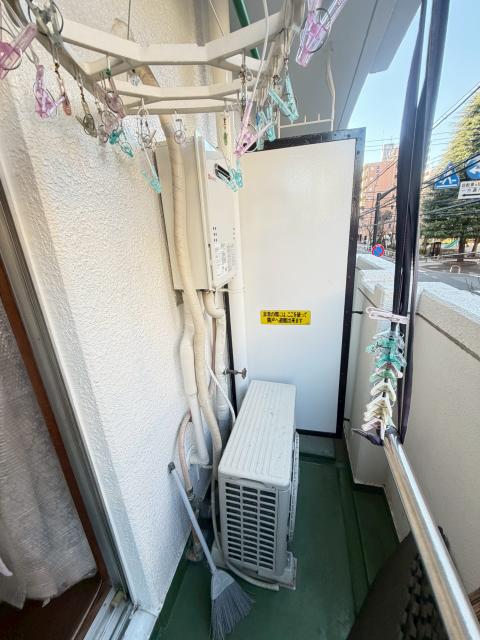 武蔵小山でエアコン交換の調査で撮ったエアコン室外機の写真