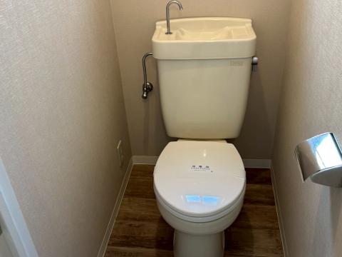 武蔵小山賃貸マンションでトイレのクリーニング後の写真