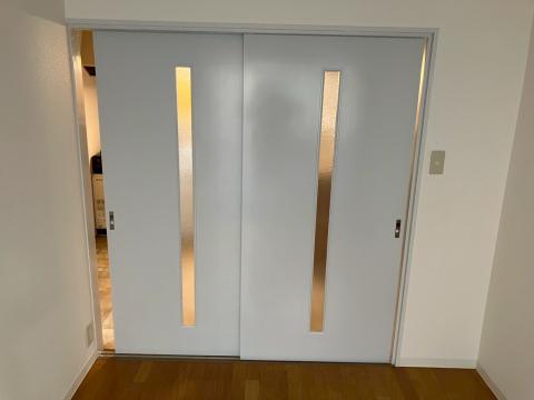 武蔵小山賃貸マンション既存の引き戸の写真