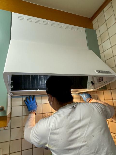 品川区小山でレンジフード交換工事写真2