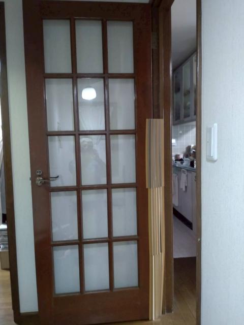 品川区小山のご自宅内の既存の扉写真