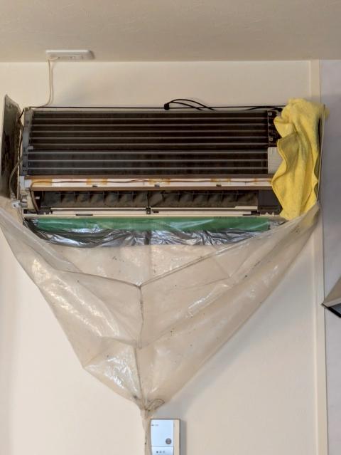 品川区小山で三菱エアコンクリーニング洗浄カバー設置写真