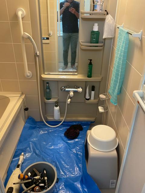 武蔵小山マンション水栓交換工事前の養生の写真