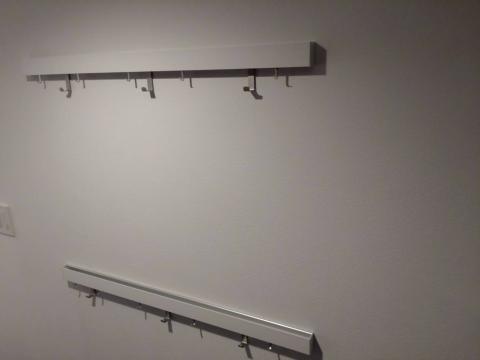 品川区戸越のマンションの玄関にハンガーラックの設置をした写真