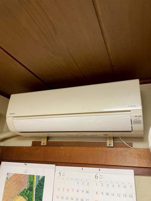 武蔵小山にある飲食店さんのエアコンルーバーを取り付けた写真