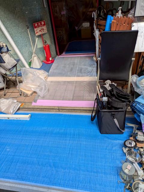武蔵小山の飲食店で内装工事1日目の着工した写真3