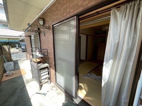 品川区中延で熱割れによる硝子交換の写真1
