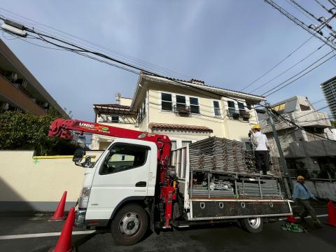 目黒区原町で外装改修工事のための足場設置前の写真