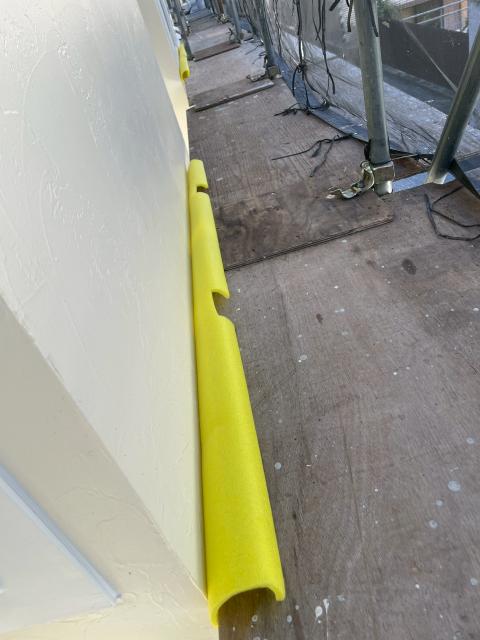 目黒区腹町で外装改修工事のため足場設置写真