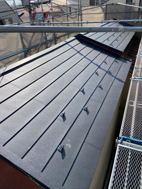 目黒区戸建て屋根カバー工法完成写真