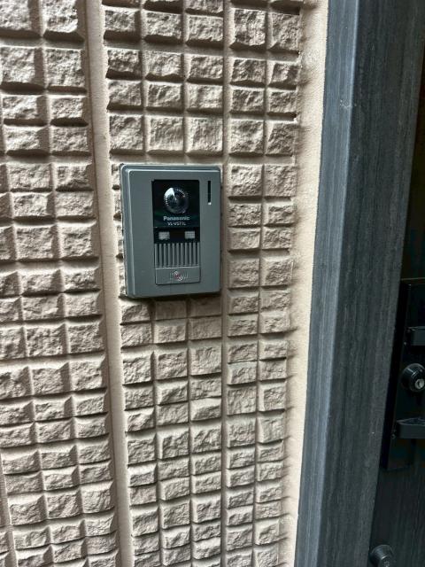 目黒区目黒本町の玄関先のドアホンの写真