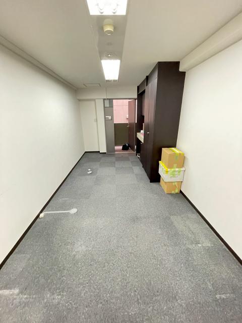 西小山のオフィスで造作棚の解体処分を行った写真2