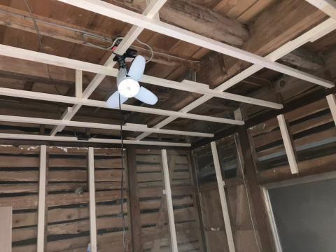 西小山の一戸建て下地工事の下地組の写真