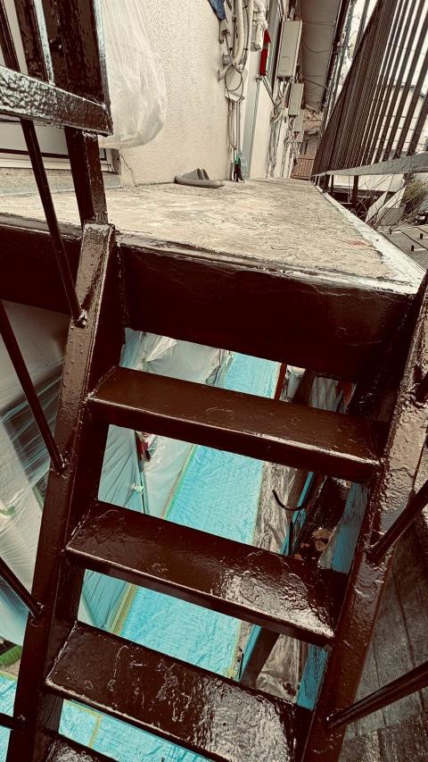 品川区小山台のアパートで鉄骨階段上塗り仕上げの写真