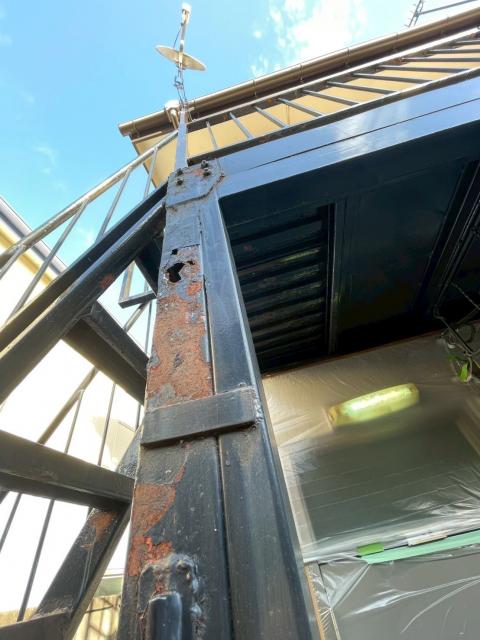 品川区小山台のアパート鉄骨階段の塗装で養生した写真
