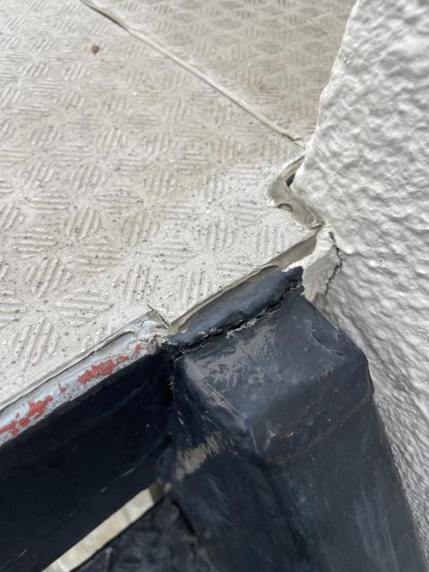 品川区小山台のアパートの外階段の既存写真