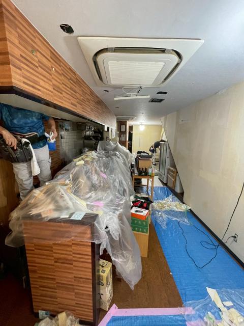 武蔵小山の飲食店２日目クロス張替え既存写真3
