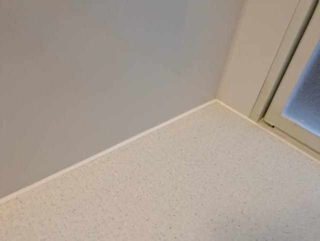 品川区武蔵小山のマンションのコーキング打ち替え工事した写真