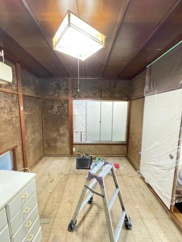 西小山で一戸建ての和室の解体作業の写真1