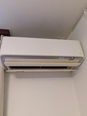 品川区小山でダイキンのエアコンクリーニングする前の写真