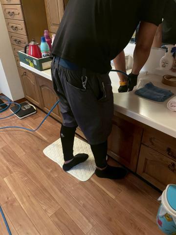 目黒区下目黒の戸建てで高圧洗浄をしている写真1
