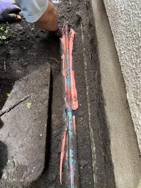 品川区小山台で漏水調査実施中写真