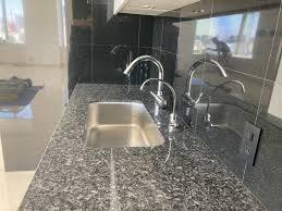 大理石キッチン写真