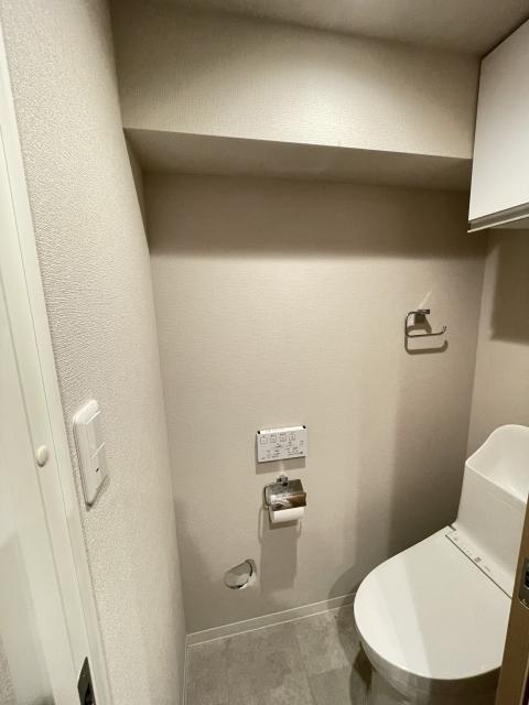 品川区の中古マンションの🚻壁穴のある全体写真