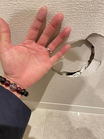 品川区の中古マンショントイレ壁穴の写真