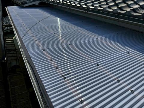 品川区の戸建てベランダで波板張替ポリカ仕上がりの写真