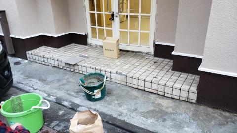品川区中延　タイル解体、土間仕上げ
