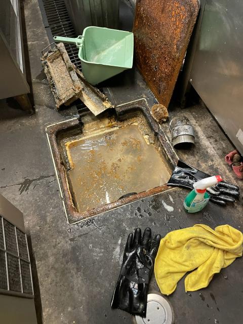 品川区戸越居酒屋グリーストラップ洗浄が終わった状態