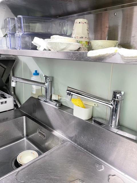 武蔵小山にある保育園の調理場の水栓金具の交換写真