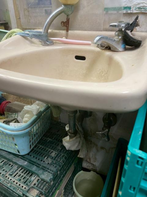 目黒区目黒本町で店舗手洗いの排水トラップからの水漏れ洗面ボウル写真