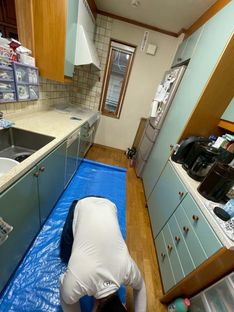 品川区小山でレンジフード交換工事養生写真