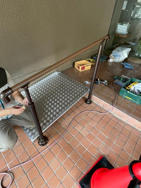 品川区小山台のマンション入り口スロープ設置工事中写真