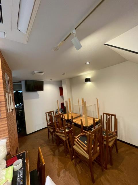 武蔵小山の飲食店で内装工事照明器具類を取り付けした写真
