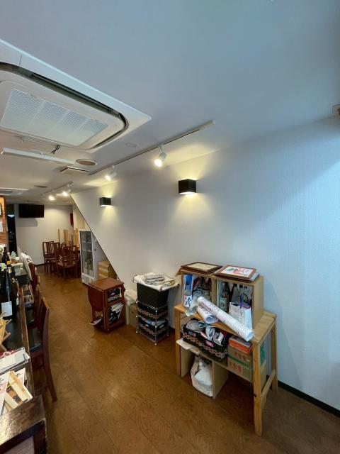 武蔵小山の飲食店で内装工事照明器具類取り付け完了した写真