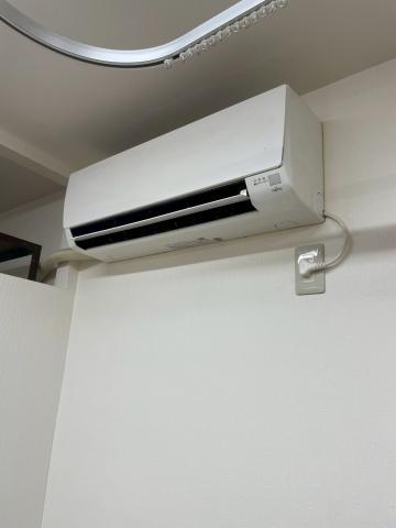 品川区小山で水漏れ富士通エアコンの写真