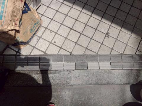 品川区西五反田の店舗ビルで床タイル張替え終了写真