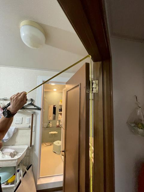 品川区小山で洗面所扉測定既存写真