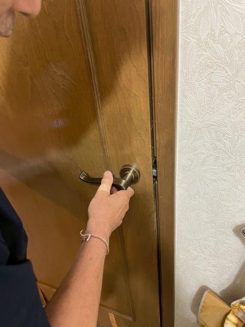 品川区小山で洗面所扉既存写真