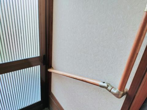 玄関の手すり写真