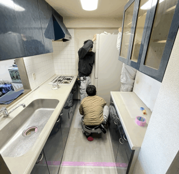 品川区のマンションでキッチン交換の様子です