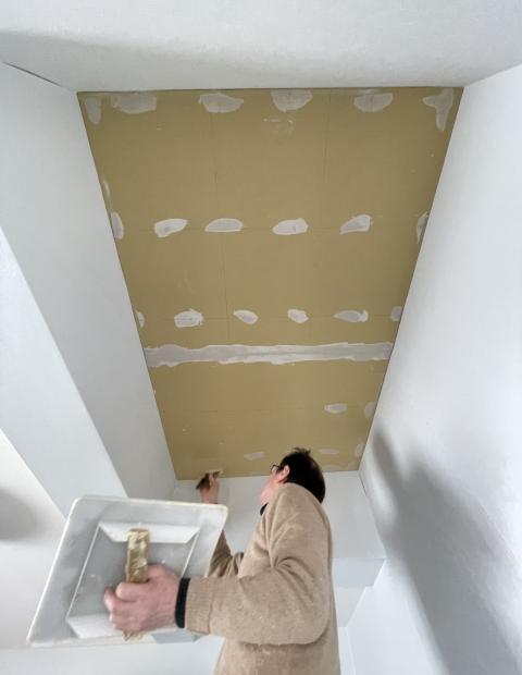 目黒区顧客様天井工事スタッフ写真