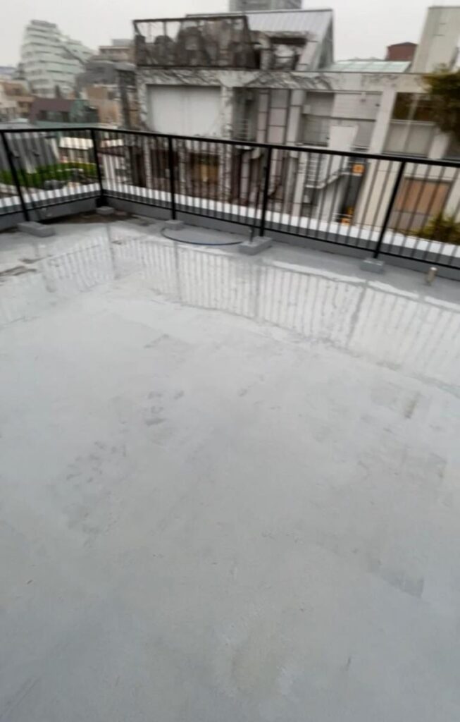 品川区で屋上で防水調査の写真