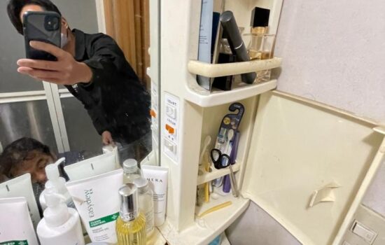 目黒区の戸建てで洗面化粧台から水漏れが発生してるので調査に伺いました