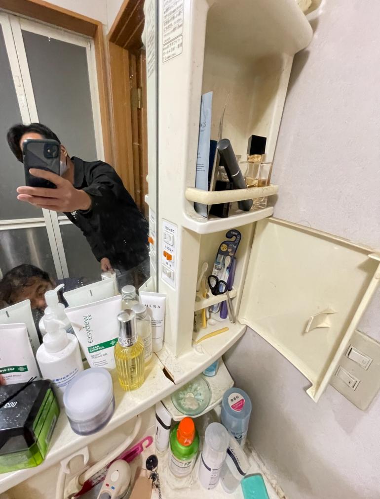 目黒区の戸建てで洗面化粧台から水漏れ発生調査の写真