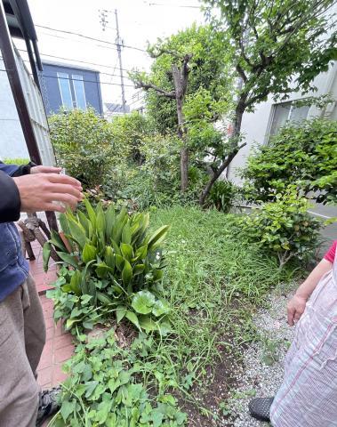 品川区旗の台で庭園剪定の打ち合わせ写真