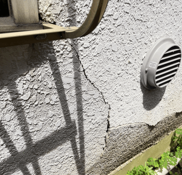 品川区の戸建外壁がヒビ割れ（クラック）発生したので調査へ伺いました